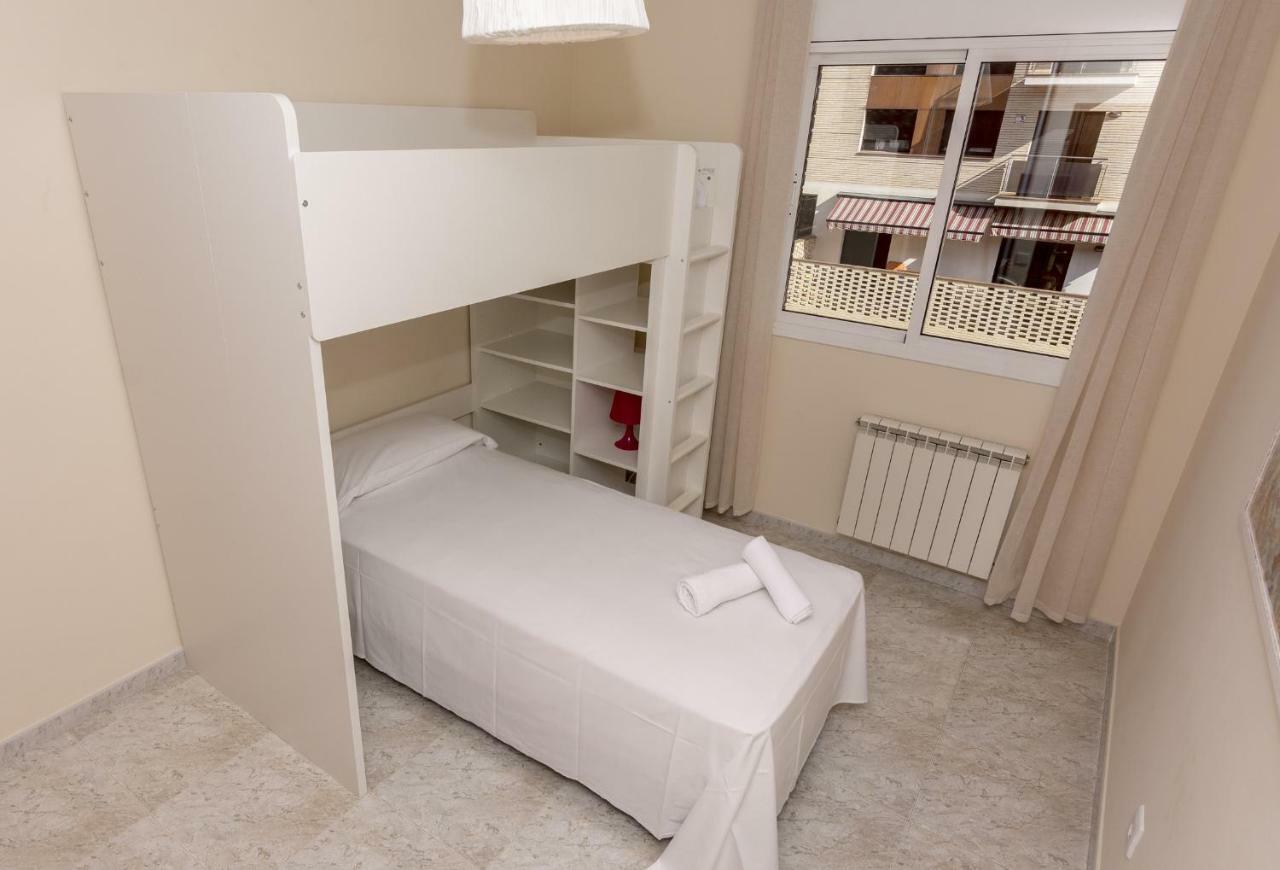 Homeholidaysrentals Salvador Пинеда де Мар Екстериор снимка