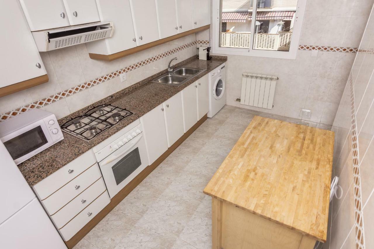 Homeholidaysrentals Salvador Пинеда де Мар Екстериор снимка