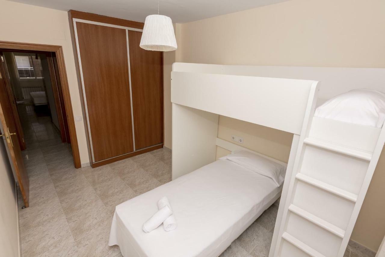 Homeholidaysrentals Salvador Пинеда де Мар Екстериор снимка