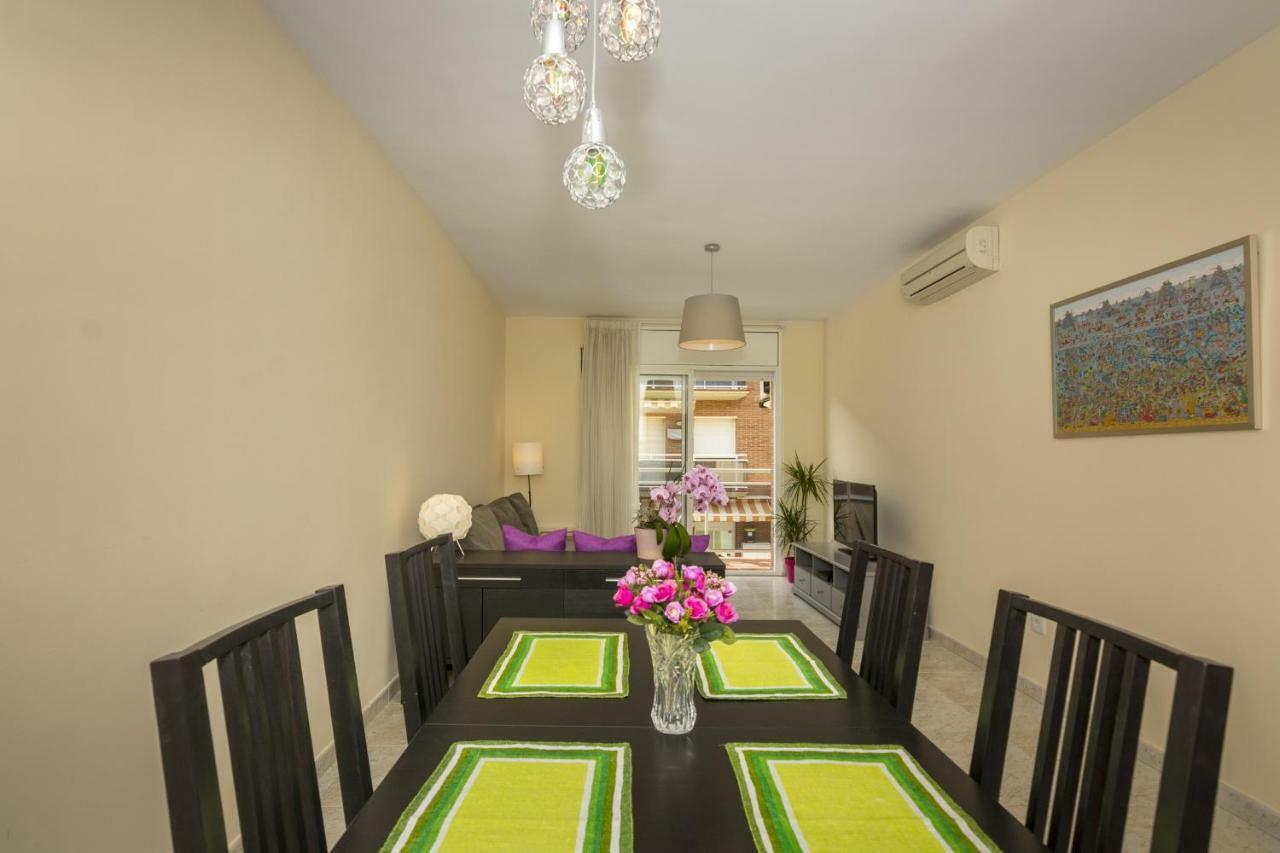 Homeholidaysrentals Salvador Пинеда де Мар Екстериор снимка